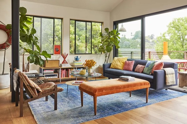 Bad-habits-that-drive-designers-crazy-modern-living-room-with-large-windows